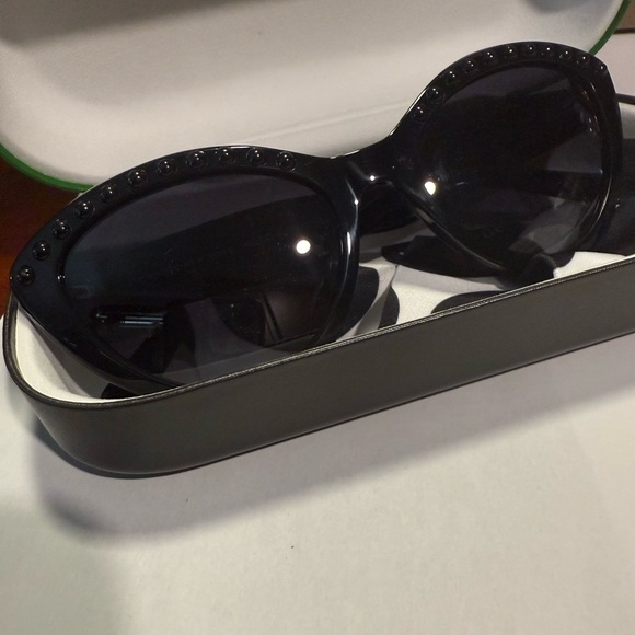 kate spade Accessories - Kate Spade cat eye Black Sunglasses
